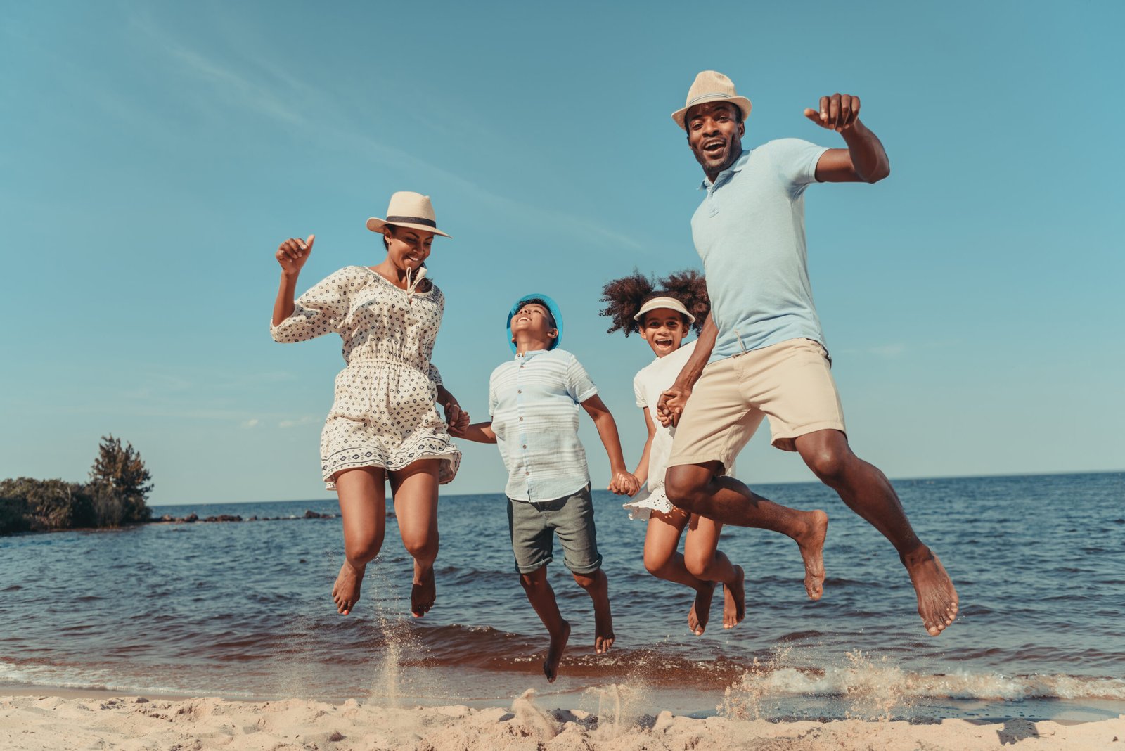 12 Family Activities for a Meaningful and Fun Summer